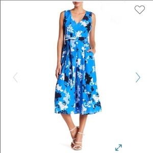 VINCE CAMUTO Blue Floral V Neck Jumpsuit Medium